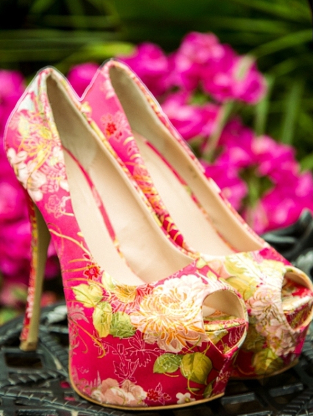 Vintage Y2K Chinoiserie Floral Pink Satin Nila Peep Toe Platform Stilletto Sz. 9